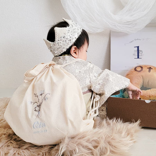 一升餅 1歳誕生日 刺繍名入れ 名前入りリュック・生成り・フルラージュ