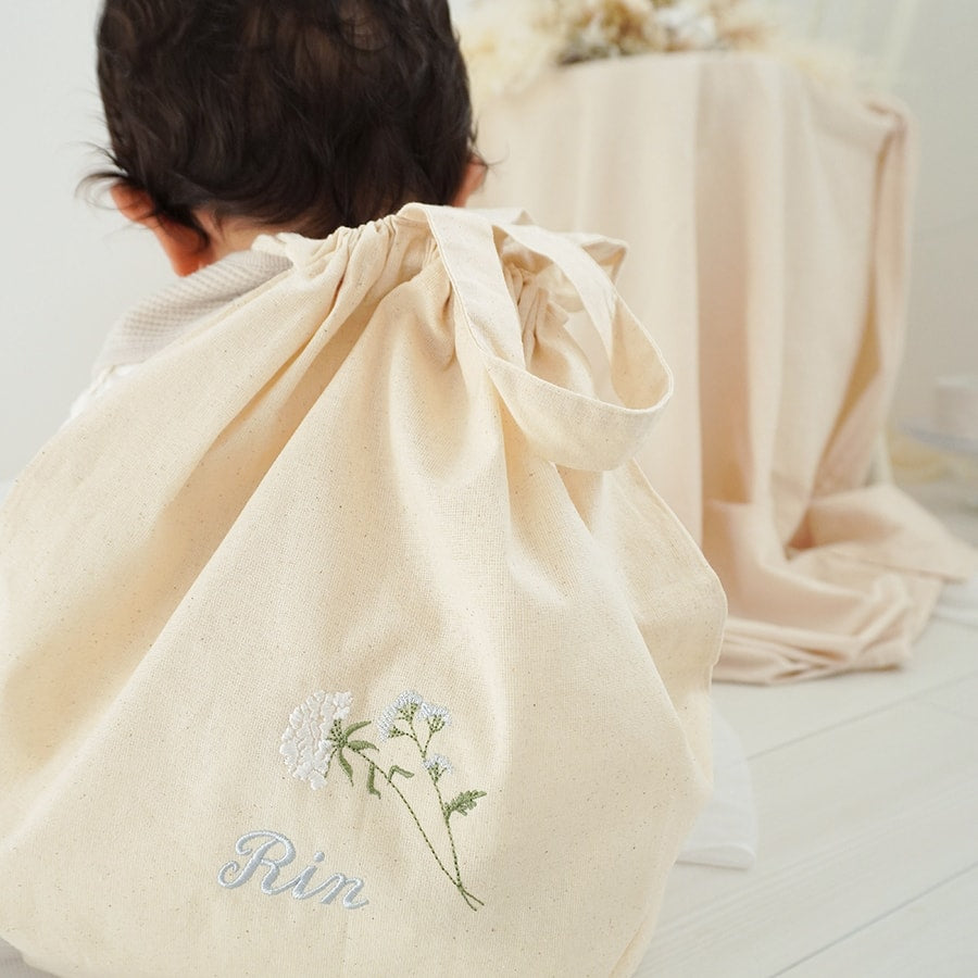 一升餅 1歳誕生日 刺繍名入れ 名前入りリュック・生成り・ラ・フルール