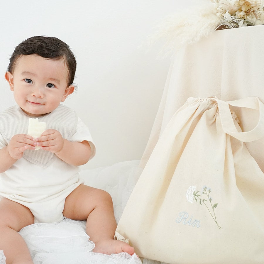 一升餅 1歳誕生日 刺繍名入れ 名前入りリュック・生成り・ラ・フルール