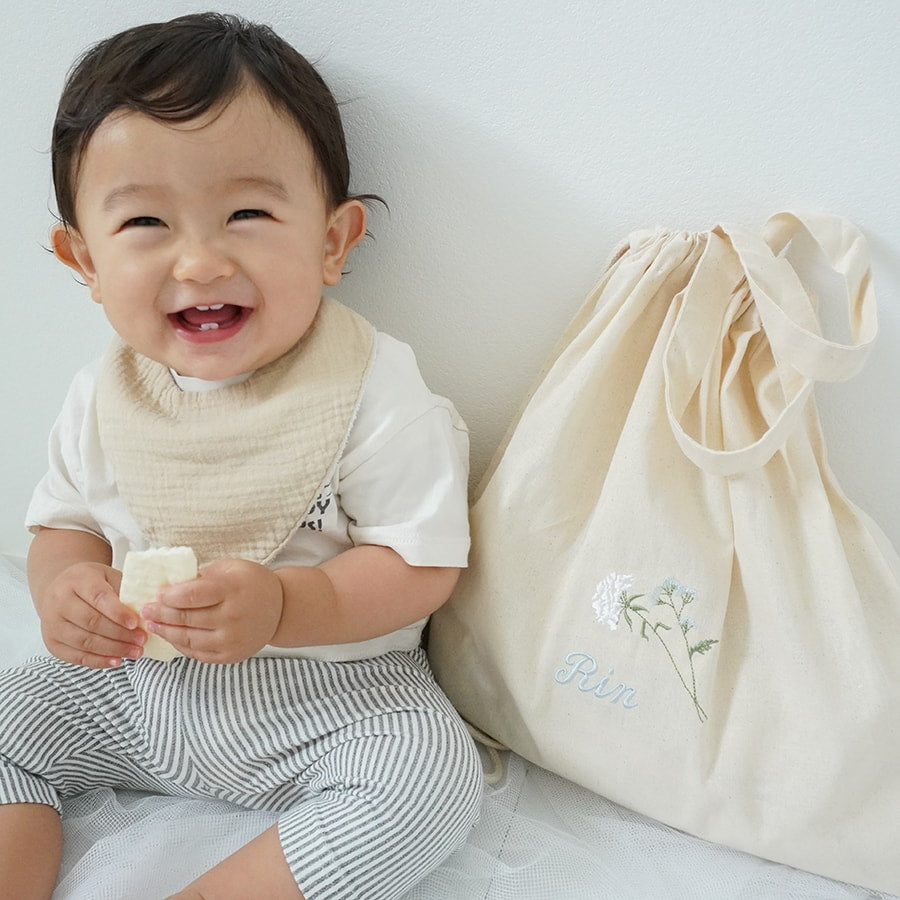 一升餅 1歳誕生日 刺繍名入れ 名前入りリュック・生成り・ラ・フルール