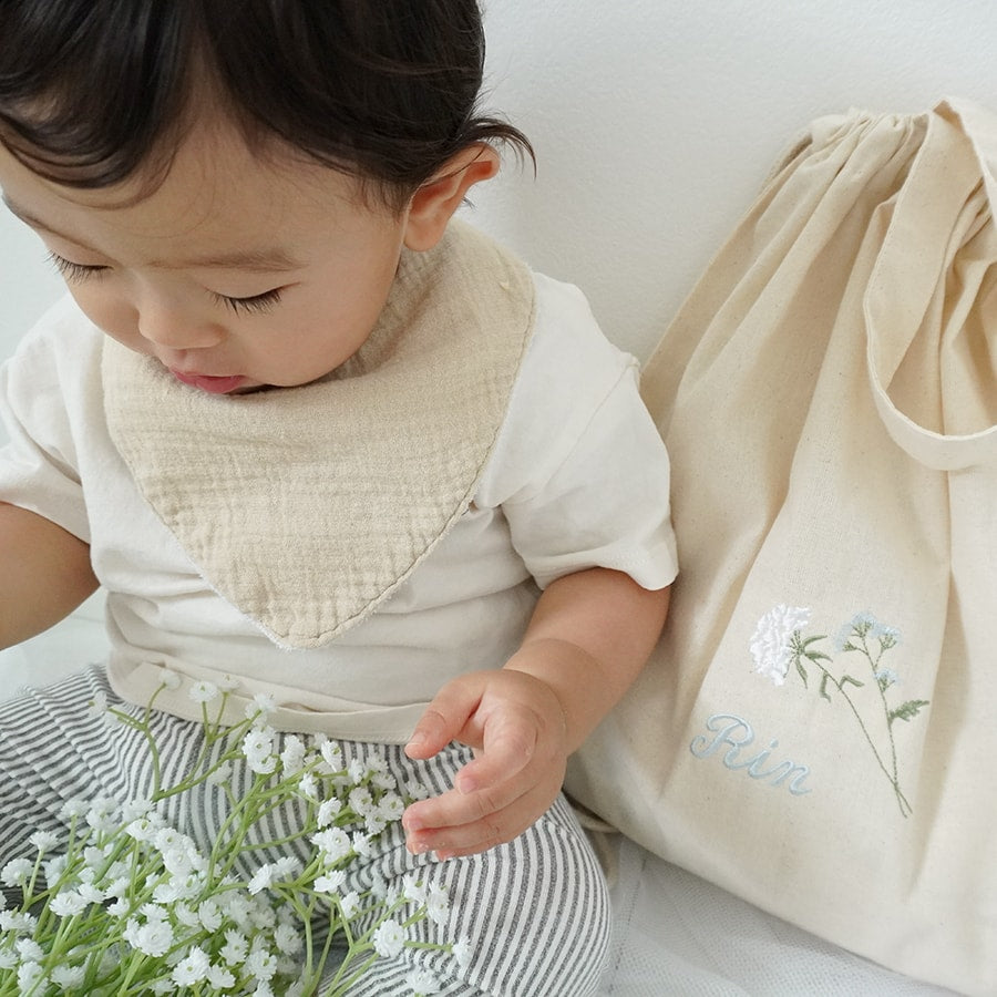 一升餅 1歳誕生日 刺繍名入れ 名前入りリュック・生成り・ラ・フルール