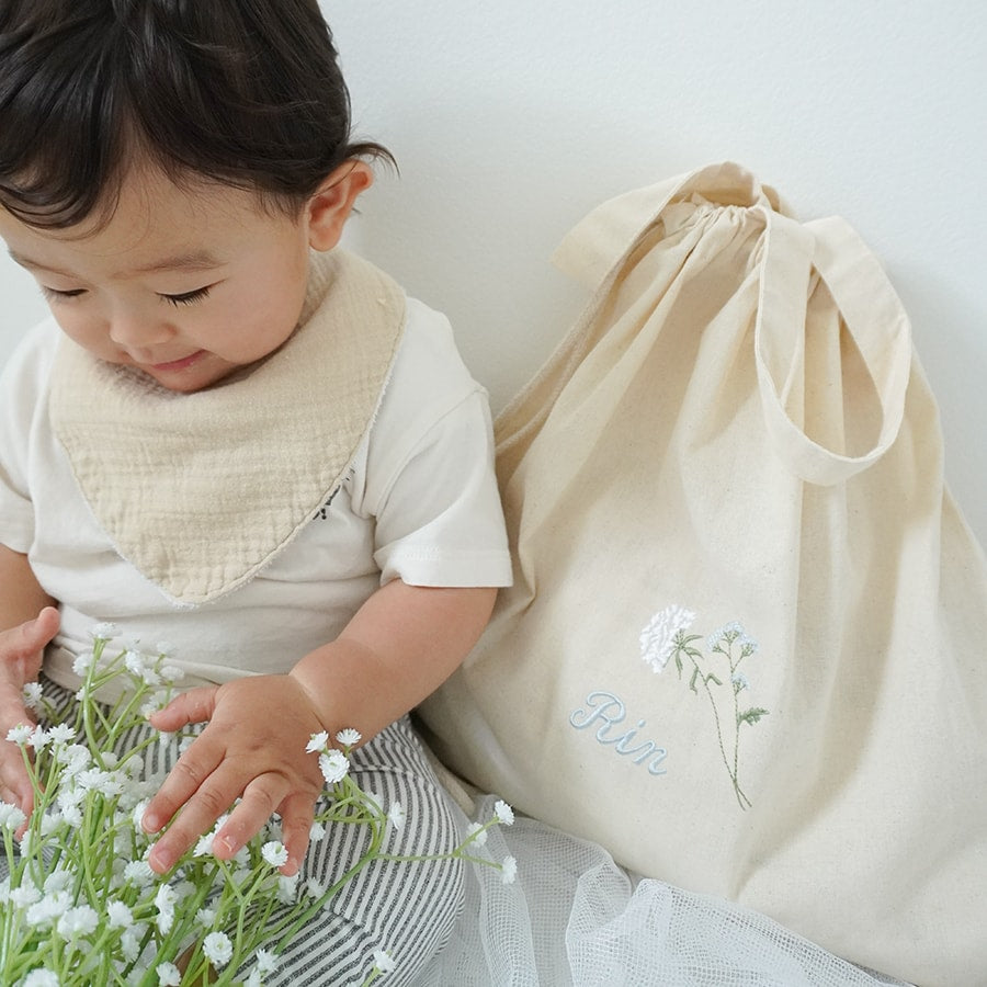 一升餅 1歳誕生日 刺繍名入れ 名前入りリュック・生成り・ラ・フルール