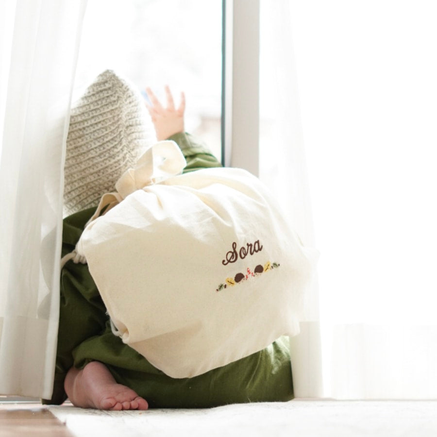 刺繍名入れ 1歳誕生日 一升餅 名前入りリュック・生成り・エリソン