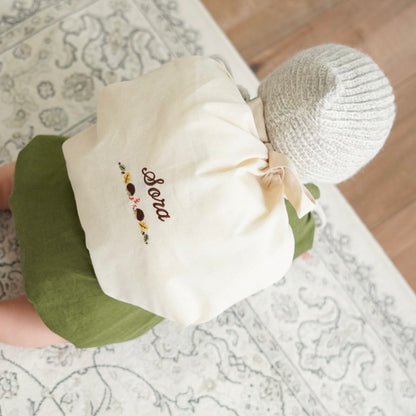 刺繍名入れ 1歳誕生日 一升餅 名前入りリュック・生成り・エリソン