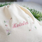 画像をギャラリービューアに読み込む, 刺繍名入れ 1歳誕生日 一升餅 名前入りリュック・生成り・フルールミニョン・ピンク
