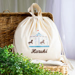 画像をギャラリービューアに読み込む, 刺繍名入れ 1歳誕生日 一升餅 名前入りリュック・生成り・メリーゴーランド・ジョワ
