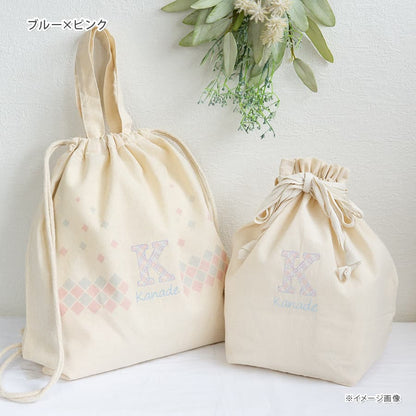名前入りリュック・チェック・ザ・ステップと名前入りおむつ巾着・チェック刺繍のギフトセット