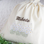 画像をギャラリービューアに読み込む, 刺繍名入れ 1歳誕生日 一升餅 名前入りリュック・生成り・フルール・ド・コリーヌ
