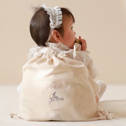 一升餅 1歳誕生日 刺繍名入れ 名前入りリュック・生成り・クラッチブーケ