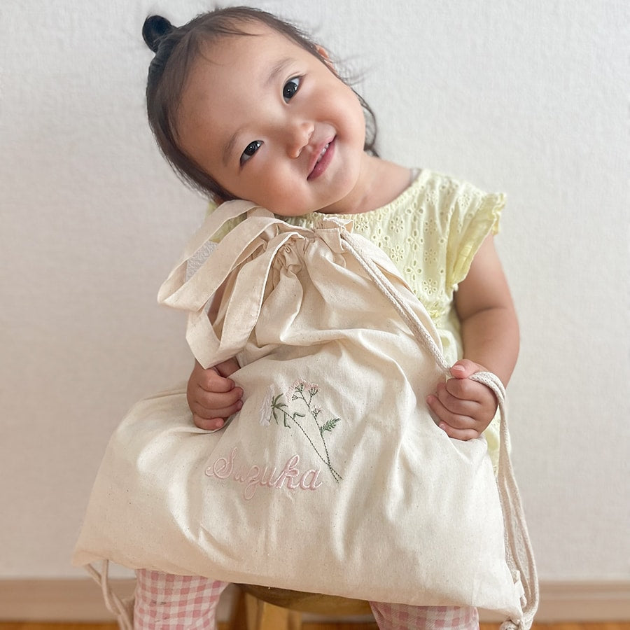 一升餅 1歳誕生日 刺繍名入れ 名前入りリュック・生成り・ラ・フルール