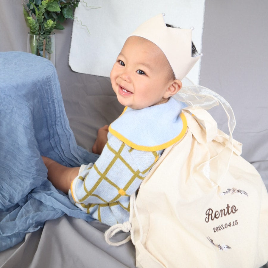 刺繍名入れ 1歳誕生日 一升餅 名前入りリュック・生成り・モデラート